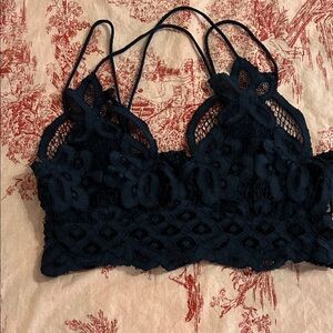 Elegant Lace Bralette - Navy